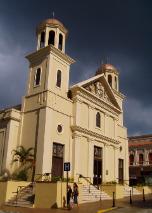 PORTA DEL SOL:  Mayag�ez Cathedral, 2007 AdvenTours.